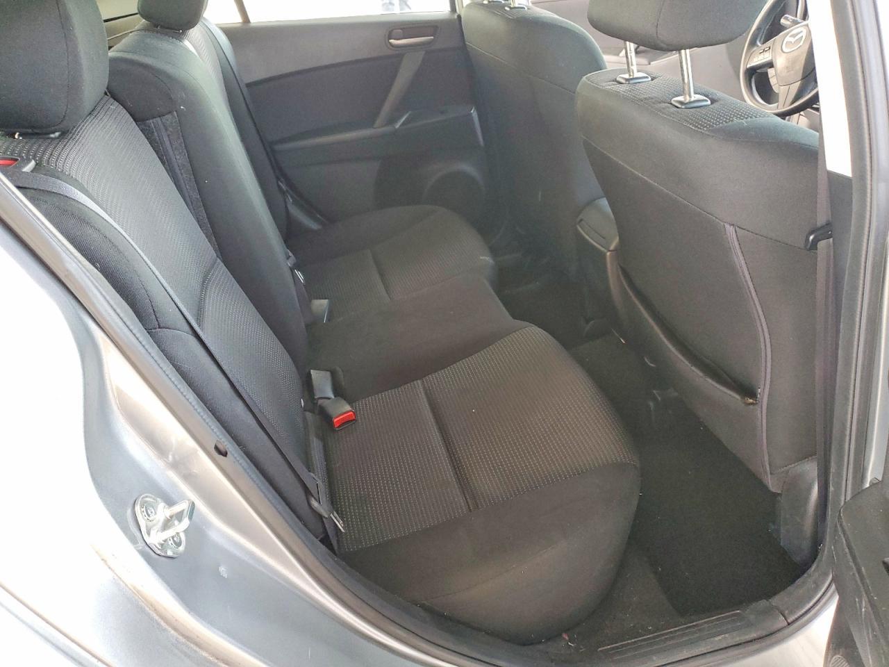 2013 Mazda 3 I