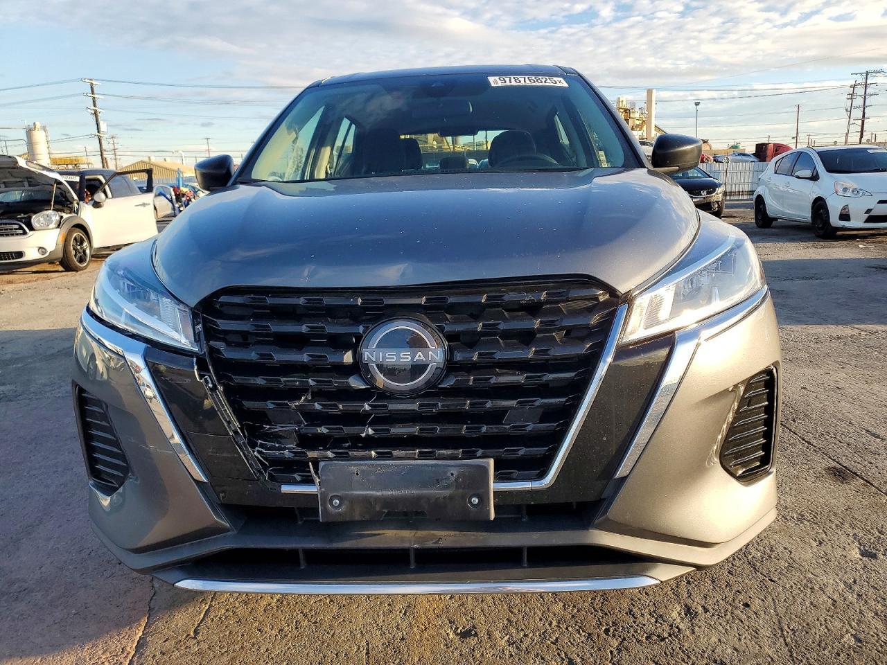 2023 Nissan Kicks s