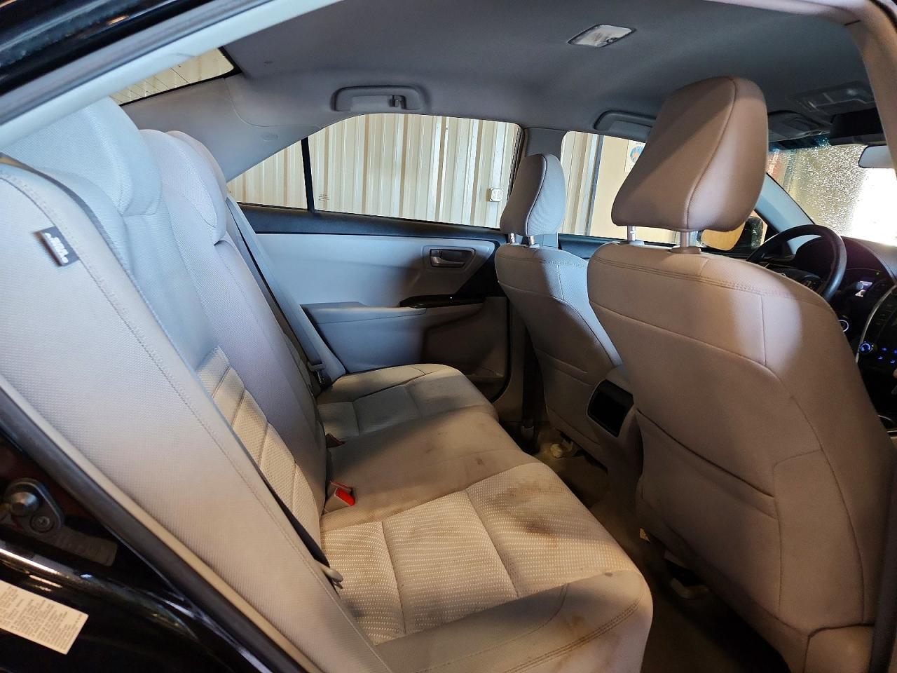 2016 Toyota Camry le