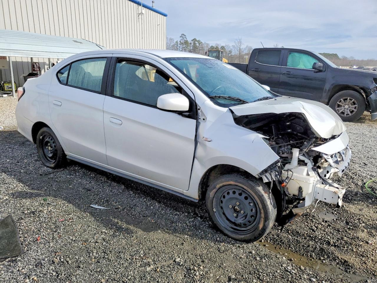 2023 Mitsubishi Mirage G4 es
