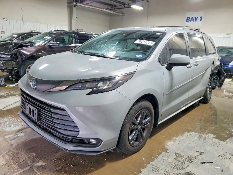 2024 Toyota Sienna xse
