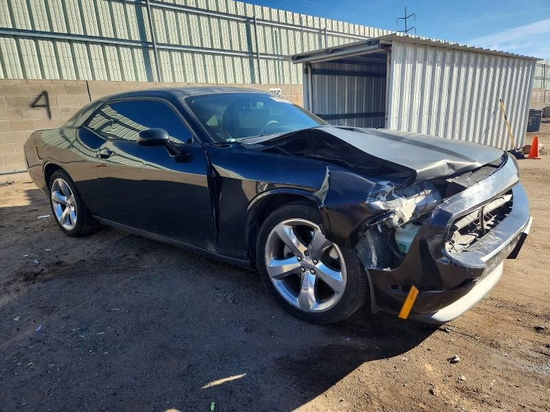 2014 Dodge Challenger sxt