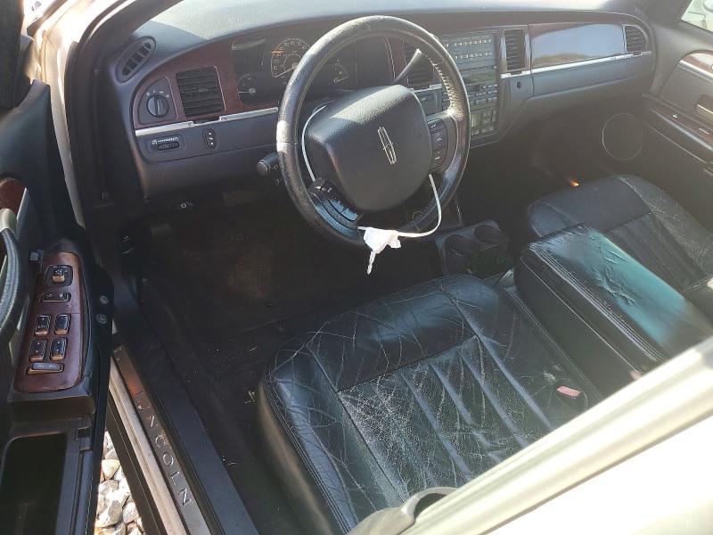 2005 Lincoln Town car