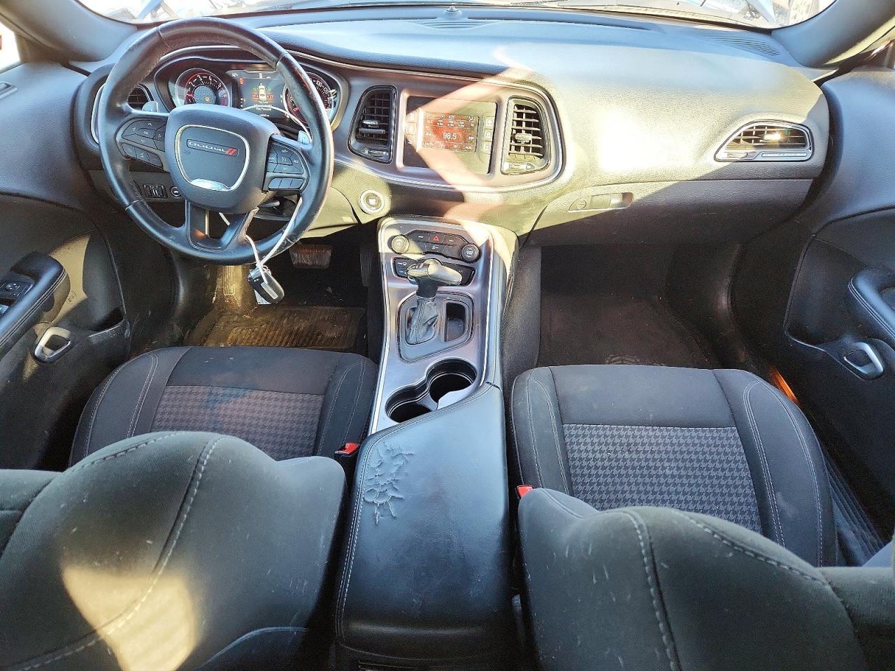2016 Dodge Challenger sxt