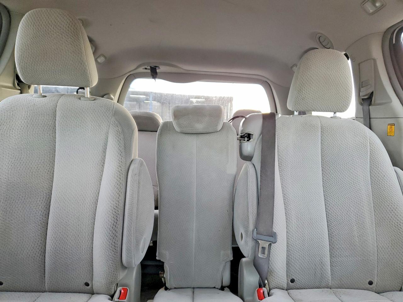 2011 Toyota Sienna le