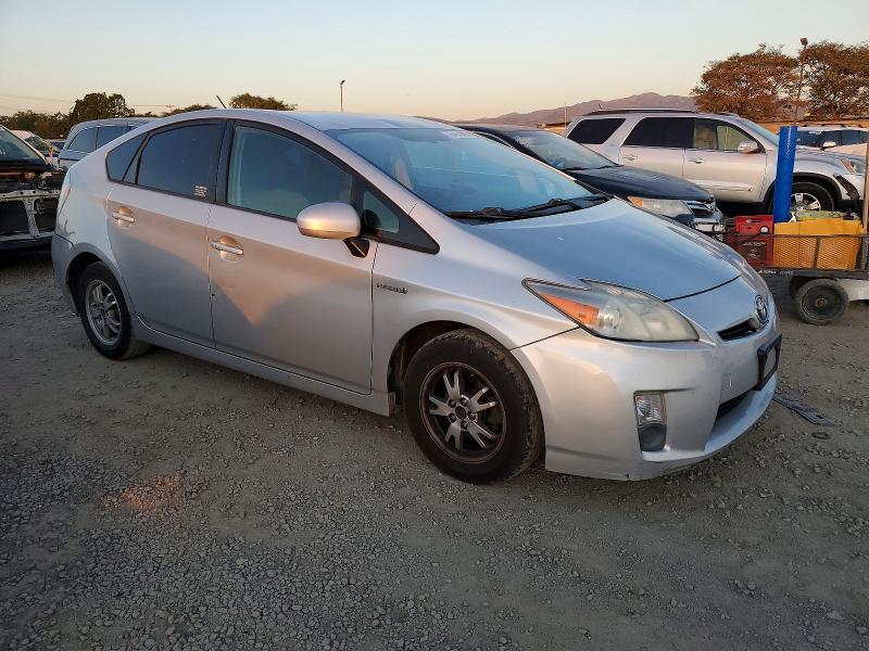 2010 Toyota Prius iii