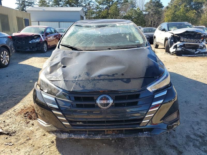 2025 Nissan Versa sv