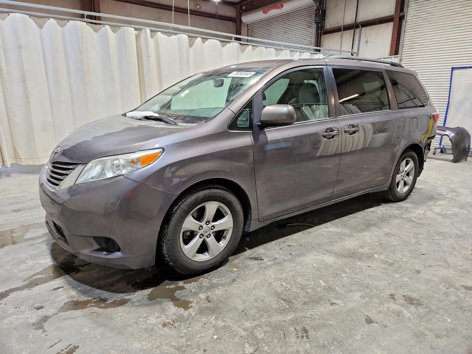 2016 Toyota Sienna le