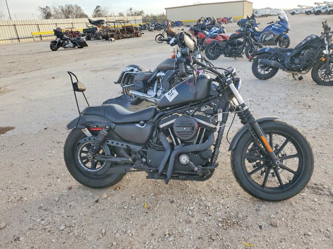 2018 Harley-Davidson XL883 Iron 883