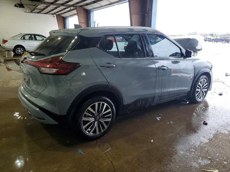 2022 Nissan Kicks sv