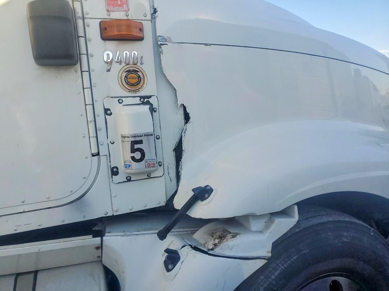 2006 International 9400I Semi Truck