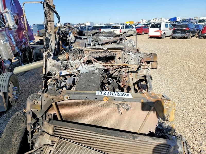 2010 Freightliner Coronado Semi Truck