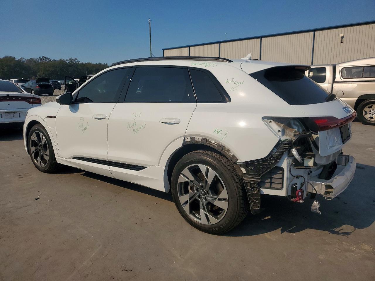 2022 Audi E-tron Premium