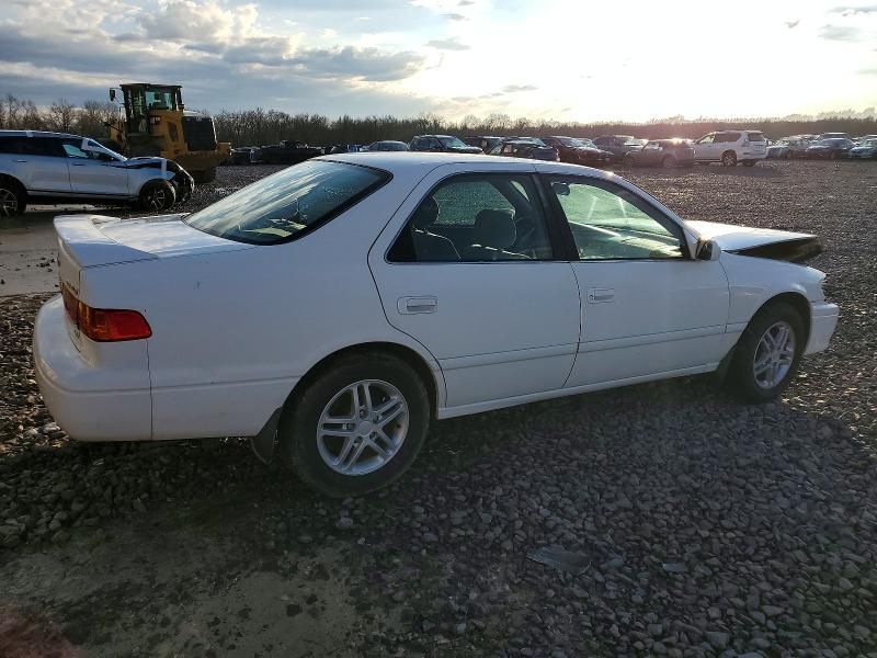 2001 Toyota Camry le
