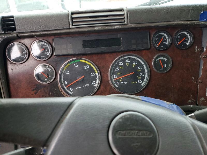 2000 Freightliner Conventional Flc120