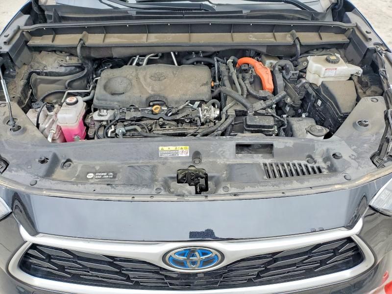 2022 Toyota Highlander Hybrid xle