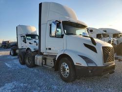 Vehiculos salvage en venta de Copart Greenwood, NE: 2020 Volvo VNR Semi Truck