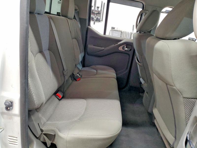 2020 Nissan Frontier s