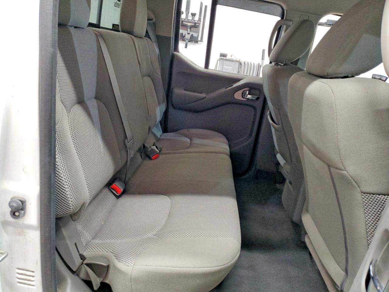 2020 Nissan Frontier s