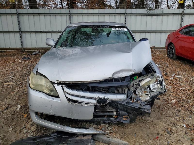 2005 Toyota Avalon Limited