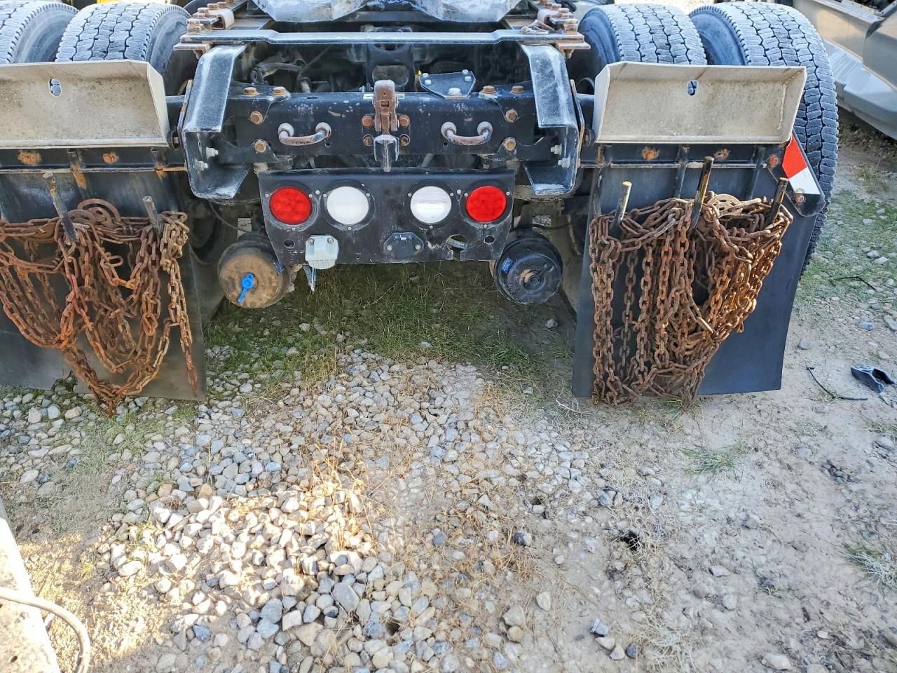 2016 Kenworth T680 Semi Truck