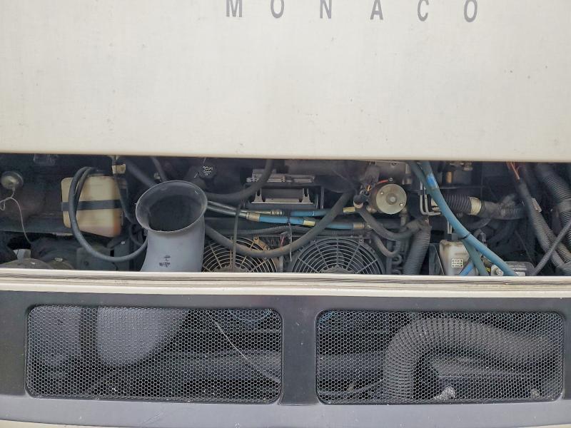 2005 Workhorse Custom Chassis Motorhome Chassis W24
