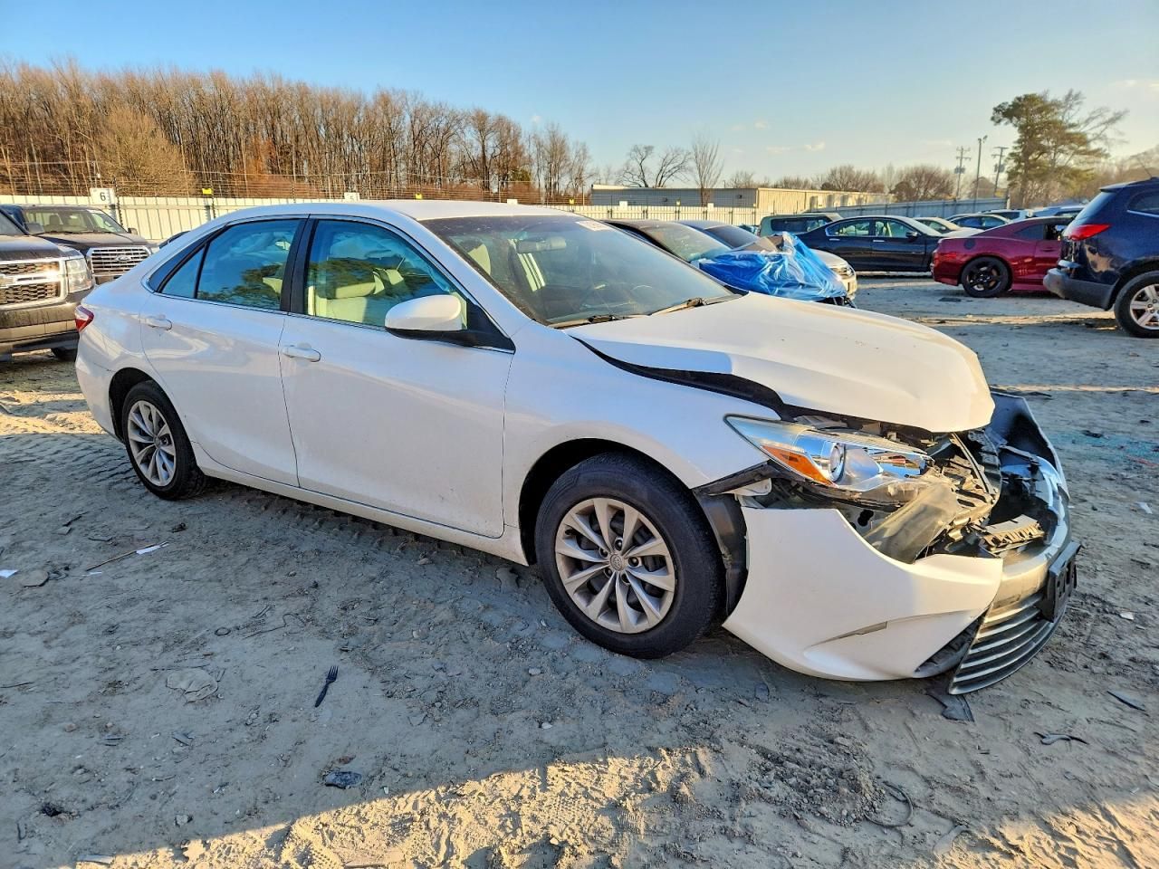 2016 Toyota Camry le