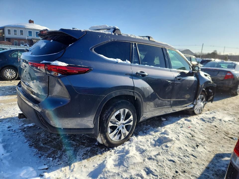 2022 Toyota Highlander Hybrid xle