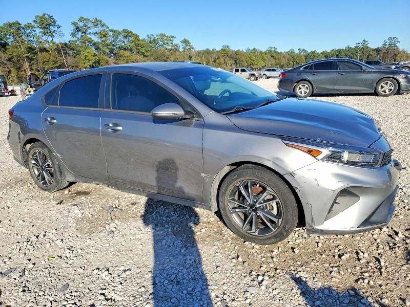 2022 KIA Forte fe
