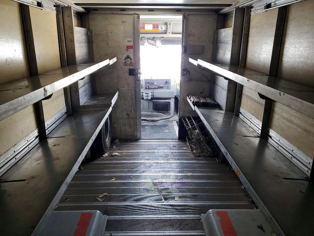 2013 Isuzu NPR