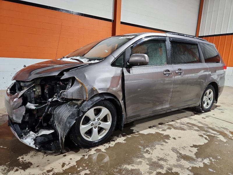 2014 Toyota Sienna le