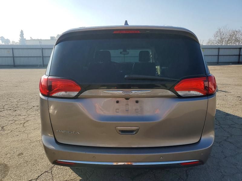 2017 Chrysler Pacifica Touring l
