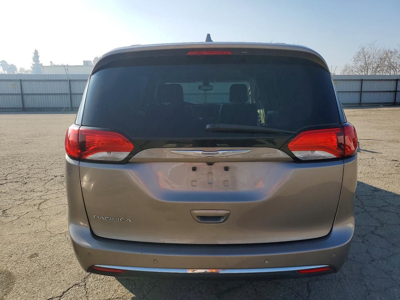 2017 Chrysler Pacifica Touring l