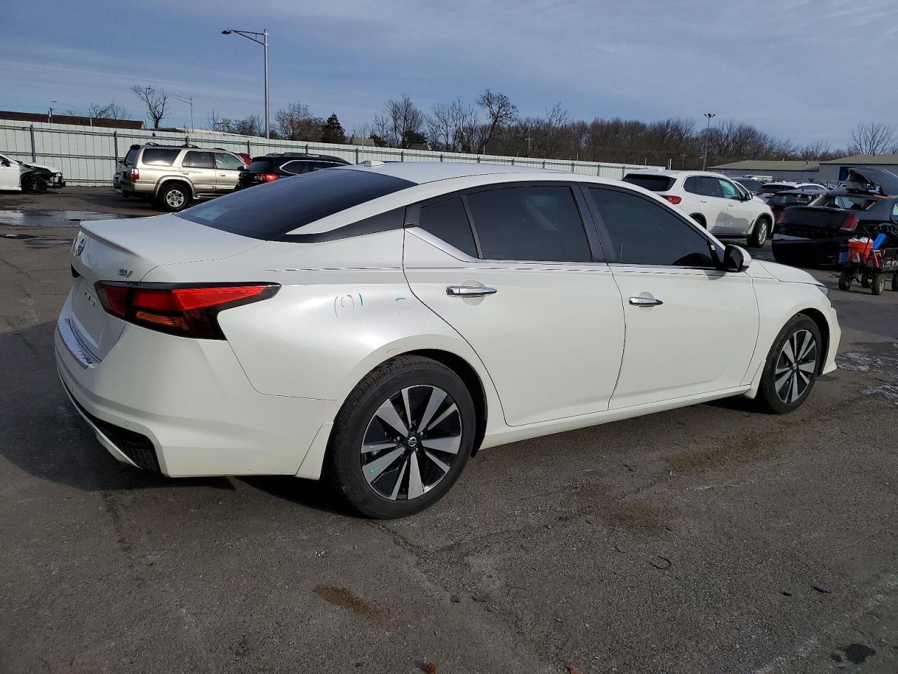 2021 Nissan Altima sv