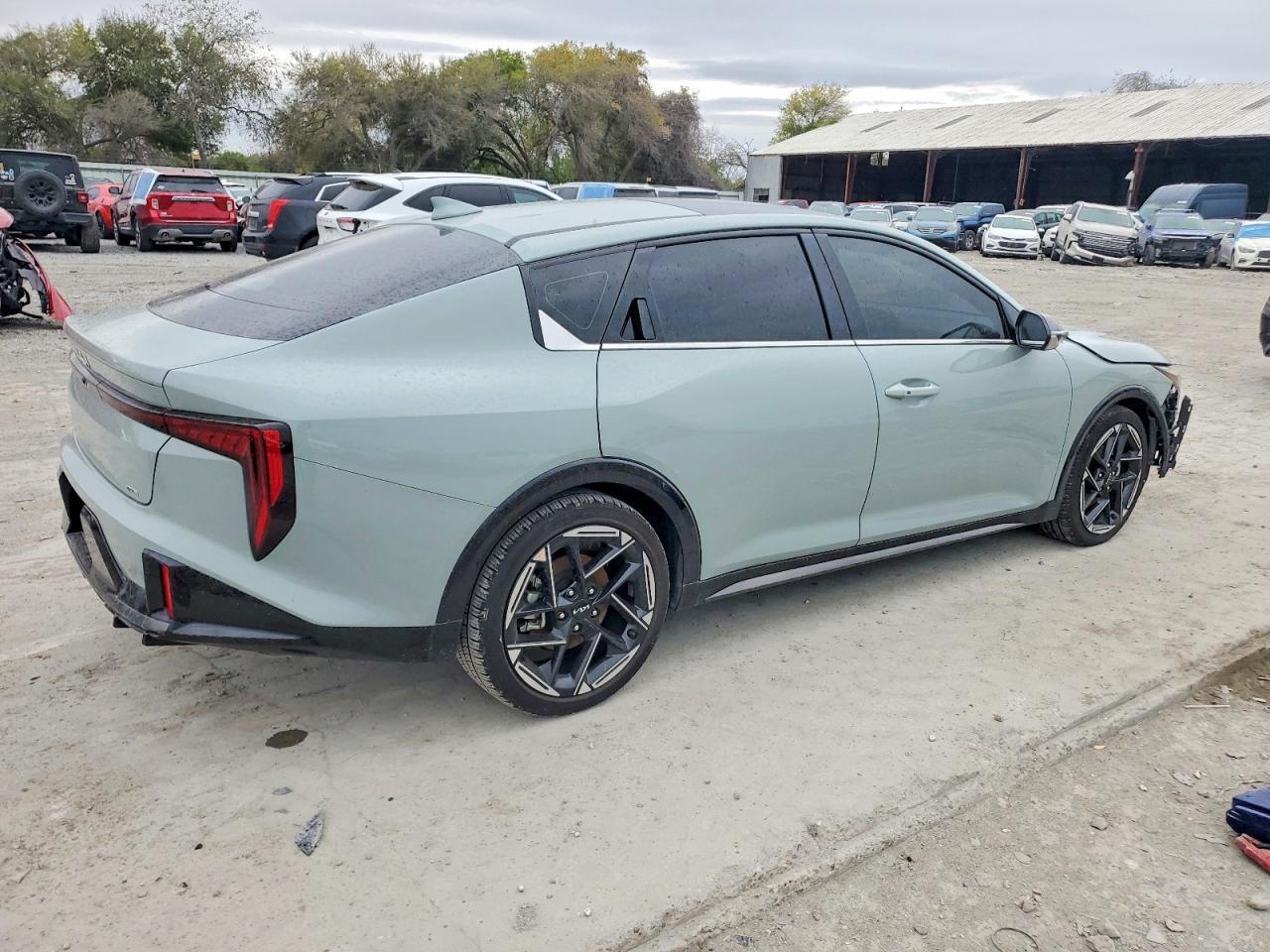 2025 KIA K4