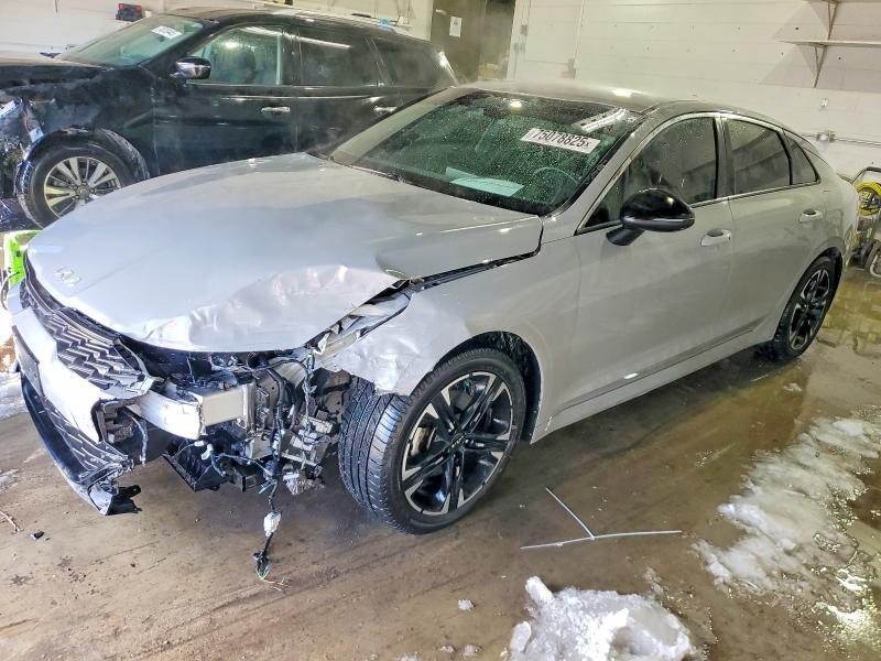 2022 KIA K5 gt Line