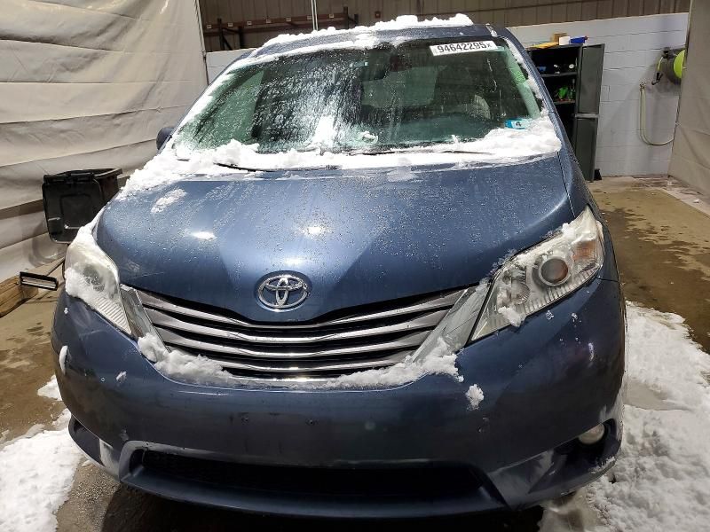 2017 Toyota Sienna xle