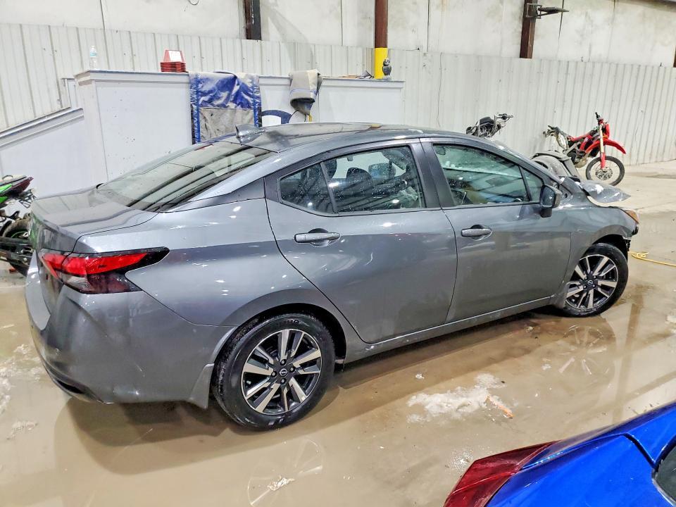 2025 Nissan Versa sv