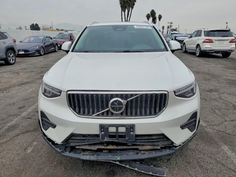 2025 Volvo Xc40 Core