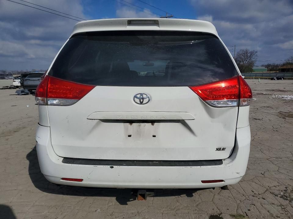 2013 Toyota Sienna xle