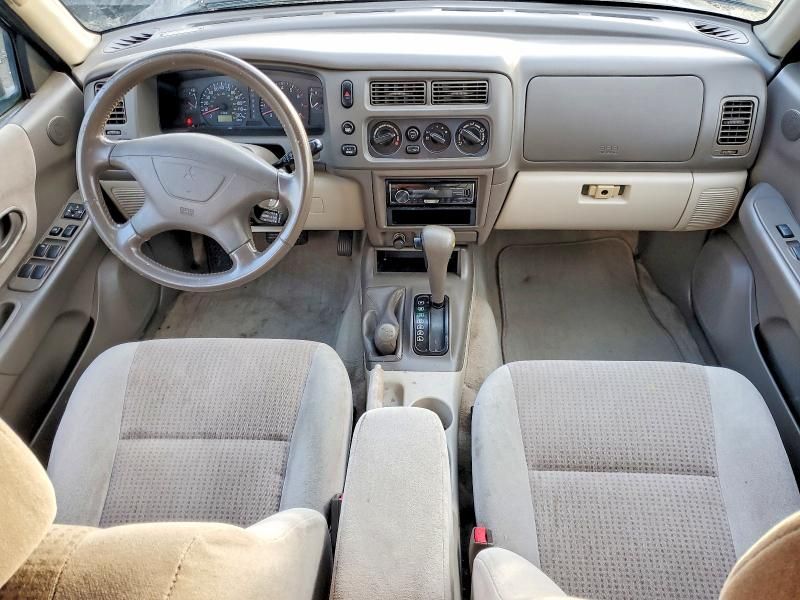 2000 Mitsubishi Montero Sport ls