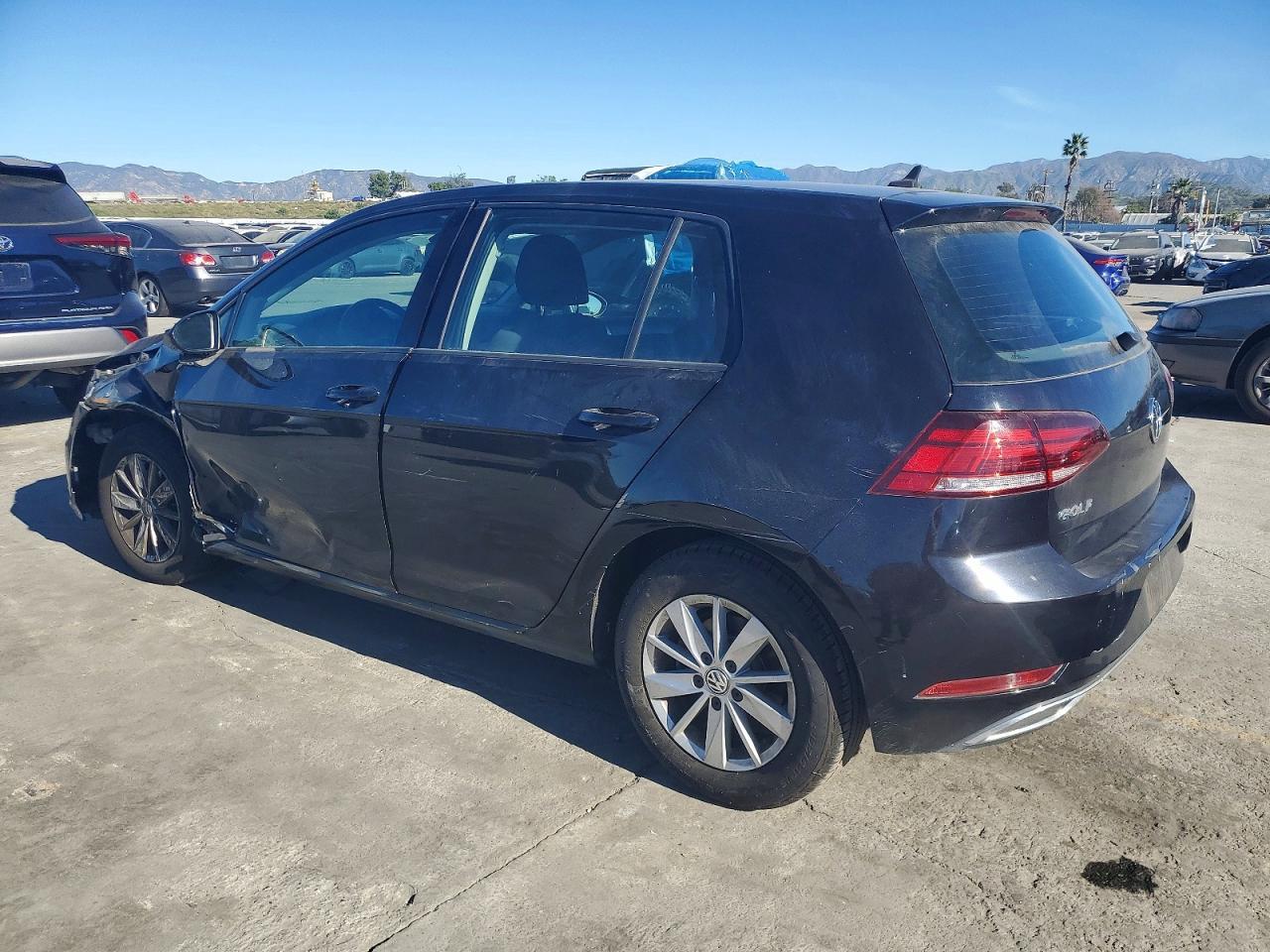 2018 Volkswagen Golf s