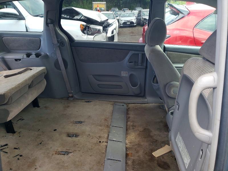 2010 Toyota Sienna ce