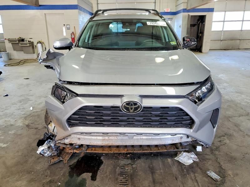 2021 Toyota Rav4 le
