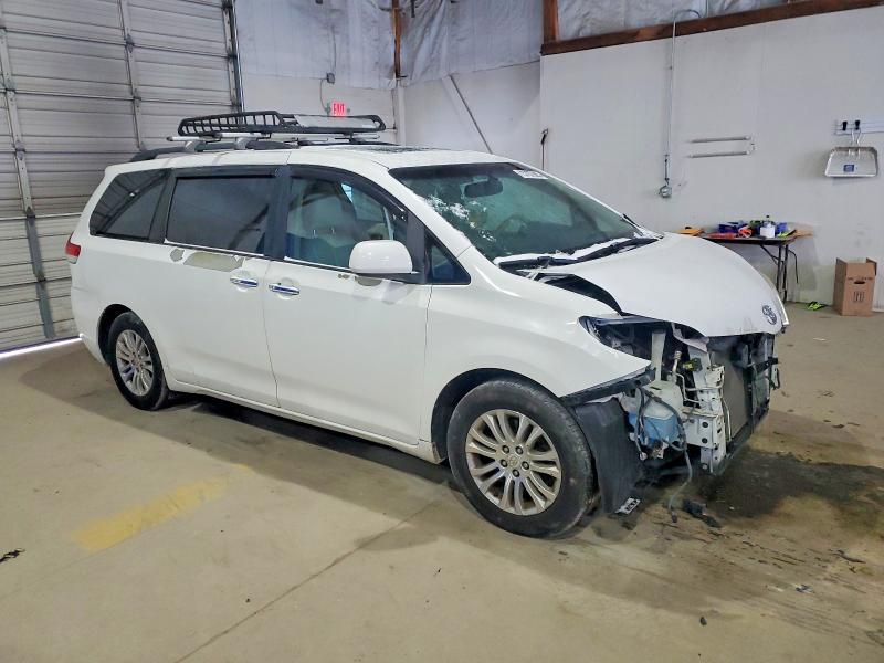2011 Toyota Sienna xle