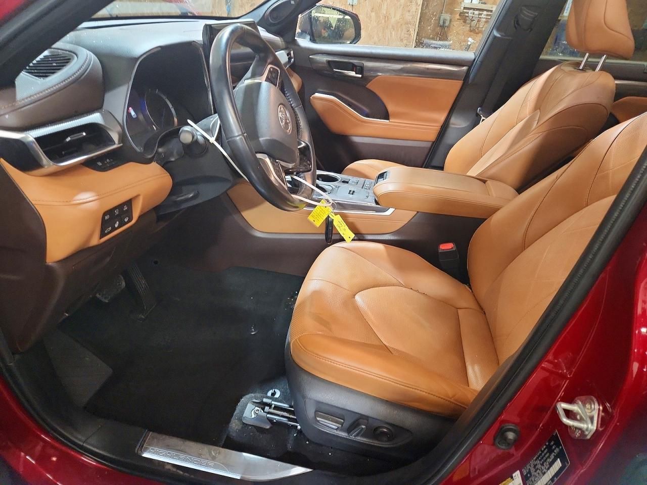 2022 Toyota Highlander Hybrid Platinum