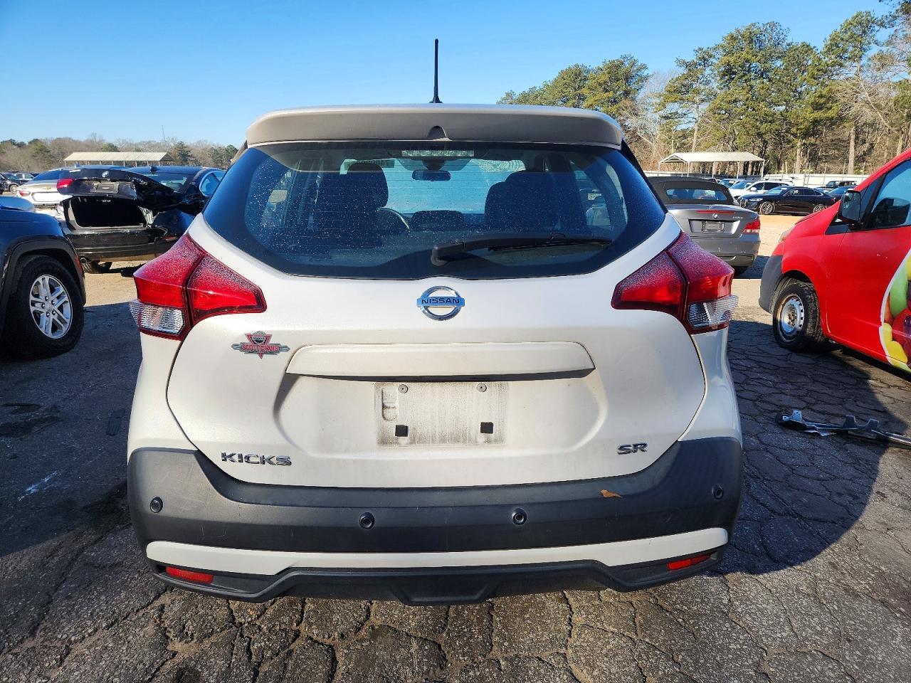 2020 Nissan Kicks sr