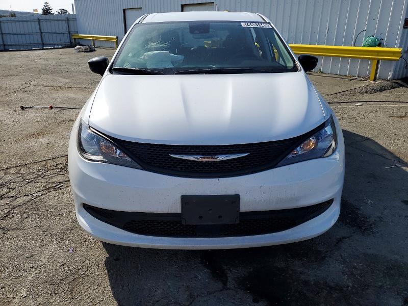 2024 Chrysler Voyager lx