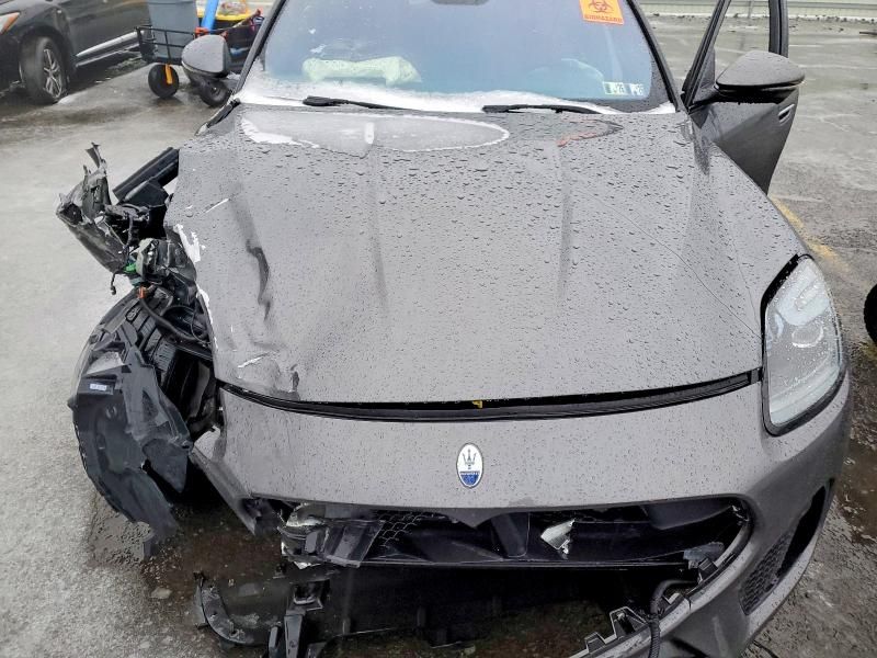 2023 Maserati Grecale Modena