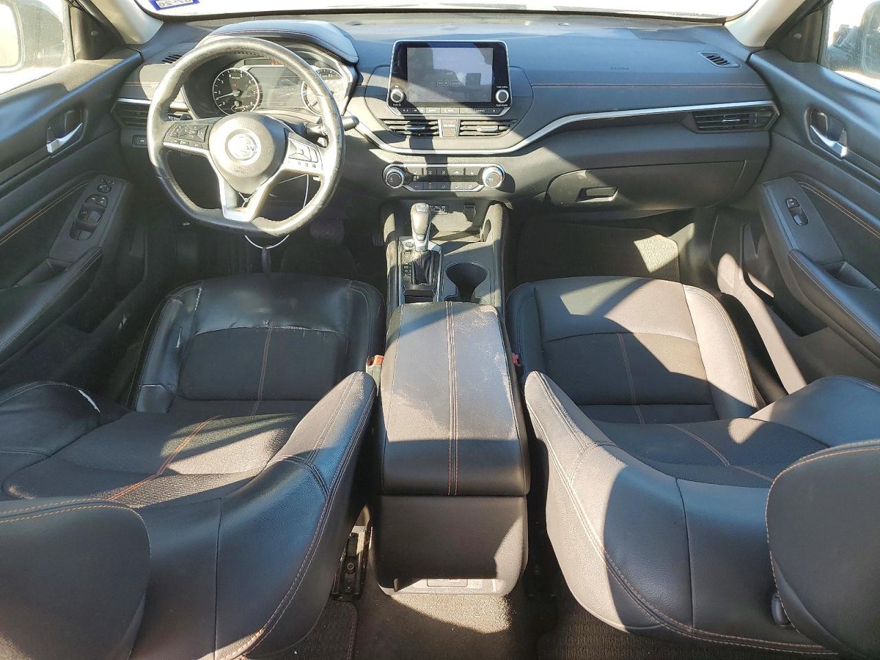 2022 Nissan Altima sr